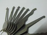 Lock Locksmith Tech Dunedin, FL 727-217-5529 - change-locks-service